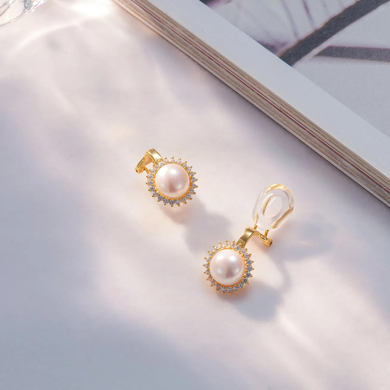 Clip-On Freshwater Pearl Earrings WE00601