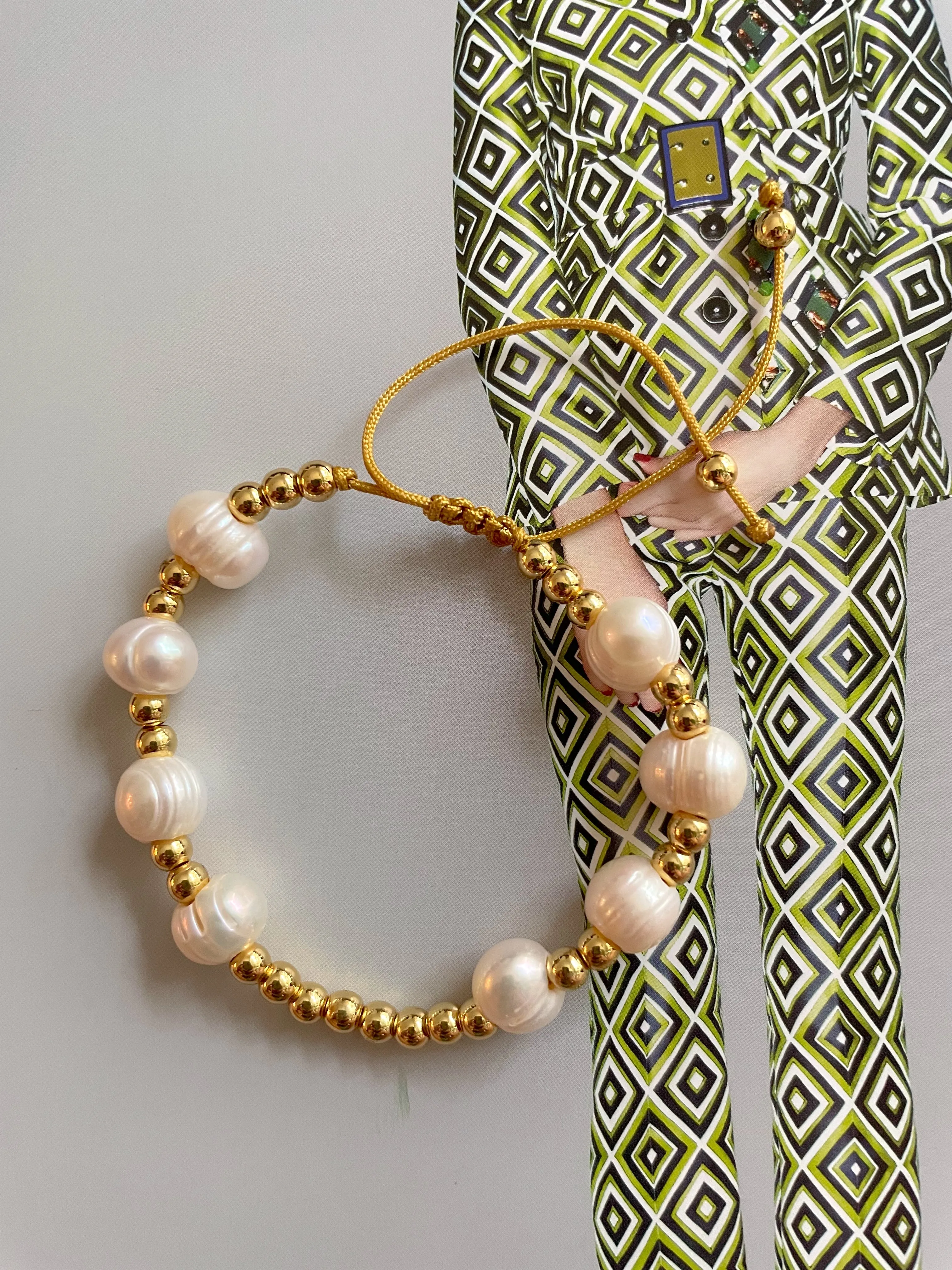 Natural pearls gold beaded adjustable bracelets