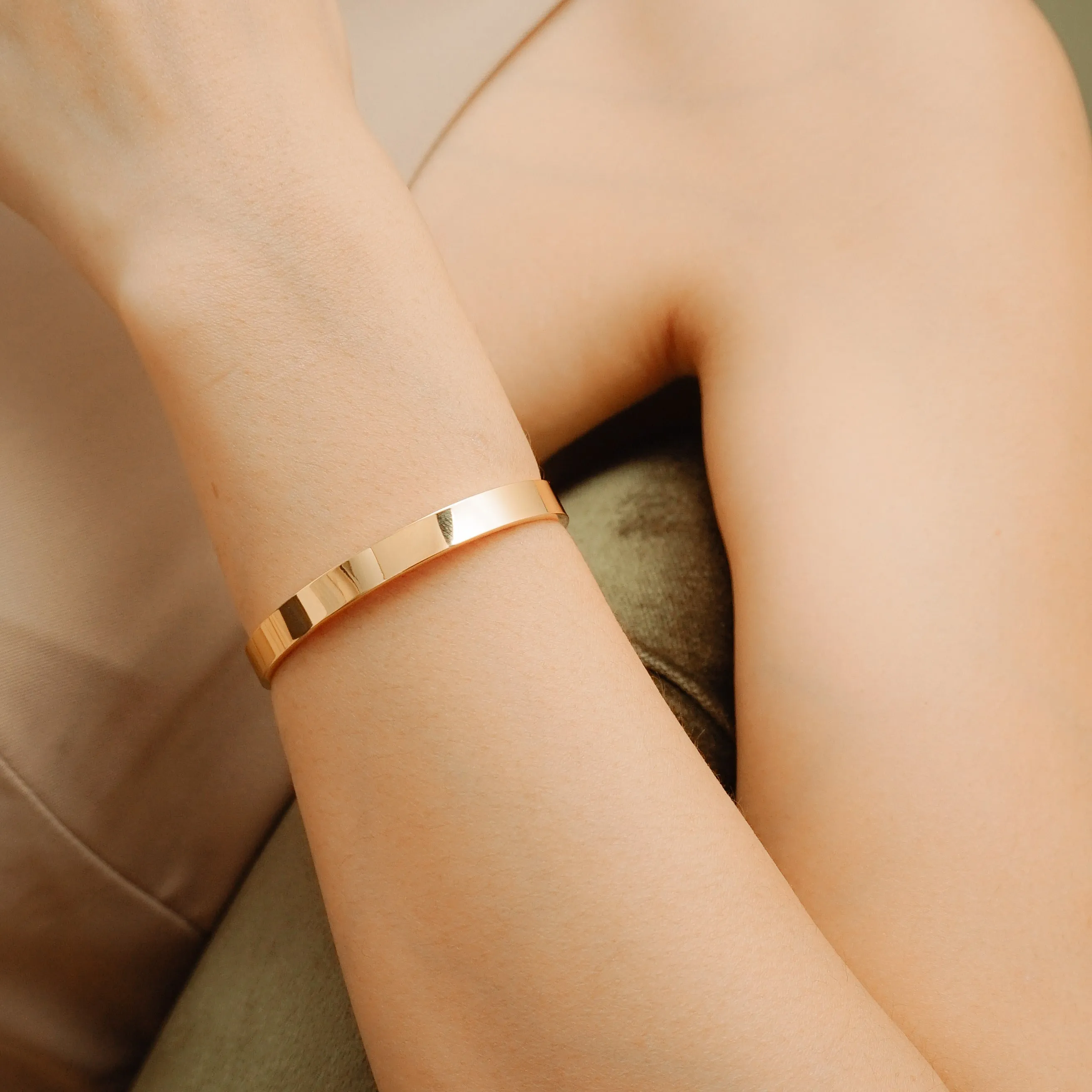 Signature Classic Bangle