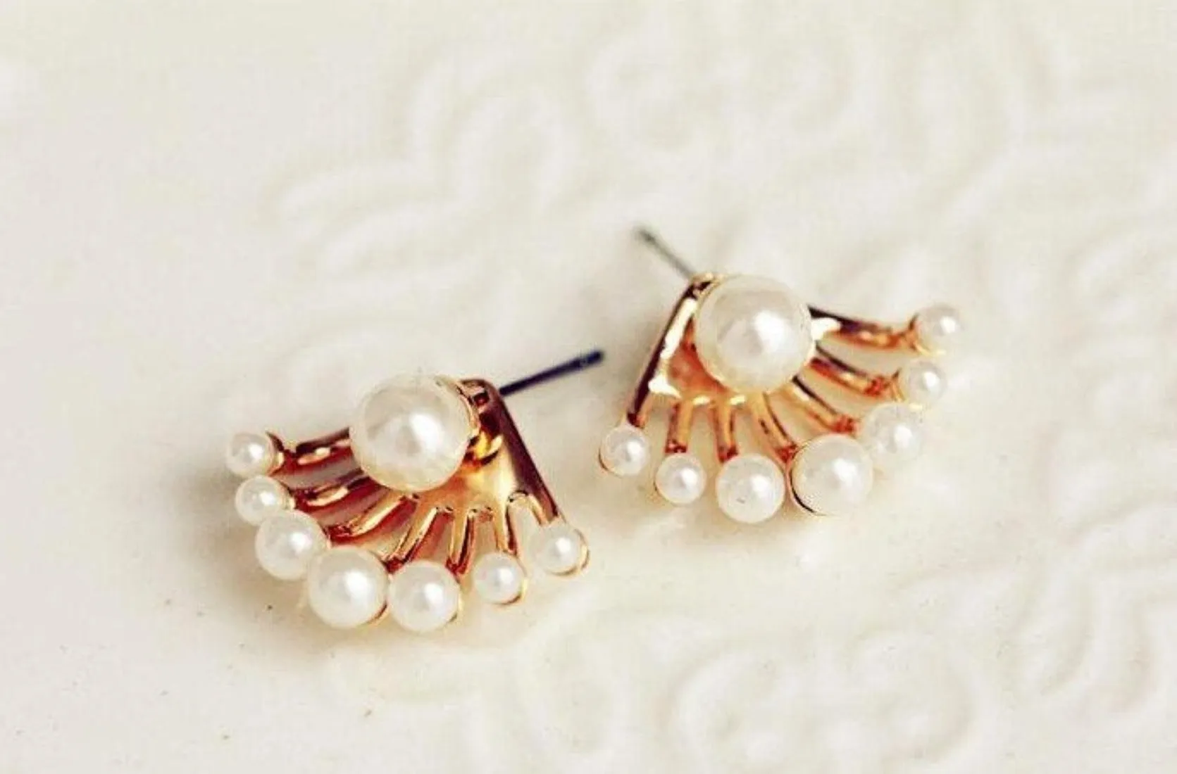 Small Golden Pearl Ear Jacket